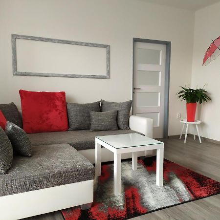 Byt Puskinova Apartment Hradec Králové Екстериор снимка